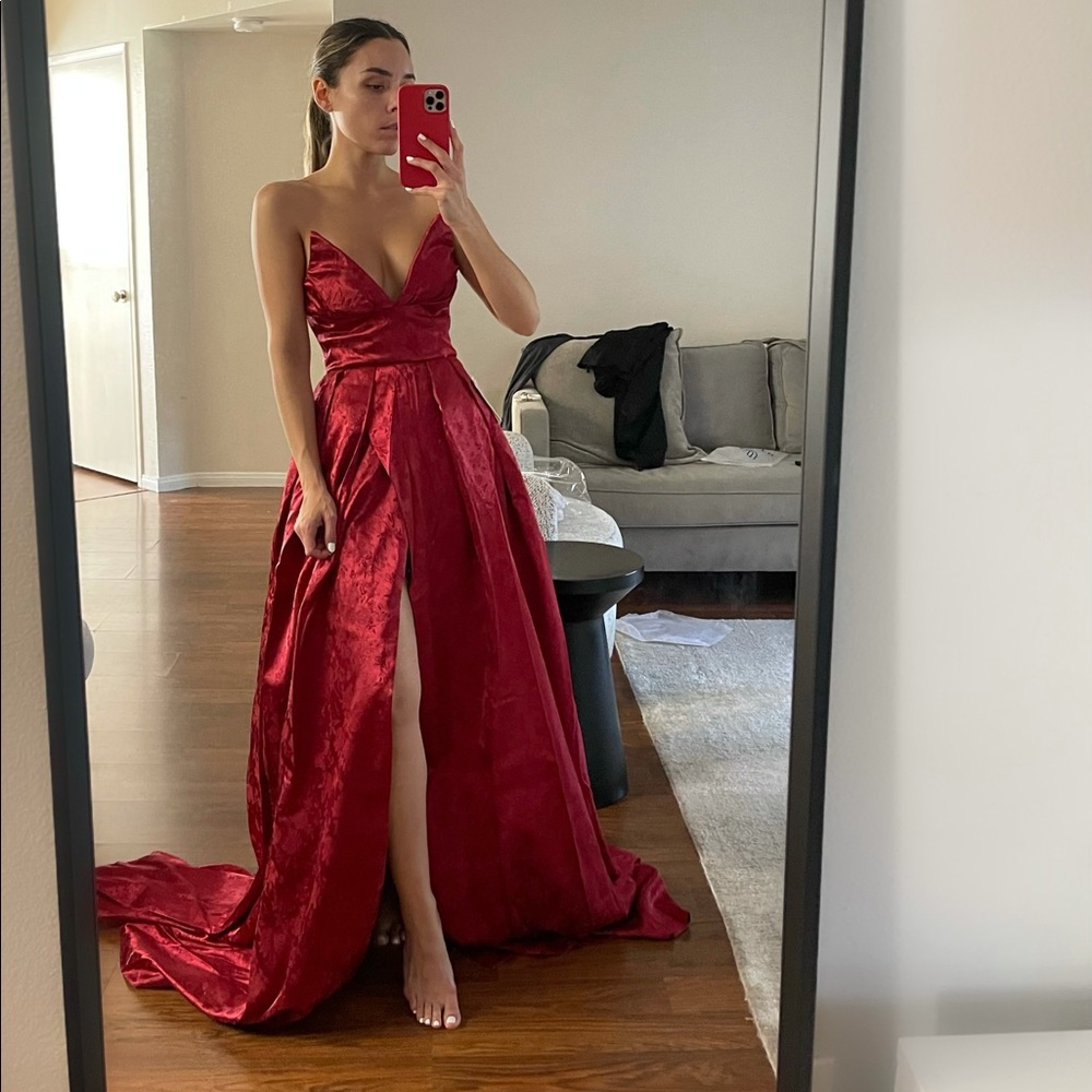 TERINA RED DRESS - Picture 5 of 5